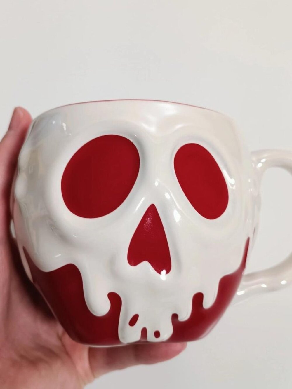 Disney Parks Snow White Evil Queen Villains Poison Apple Skull Mug